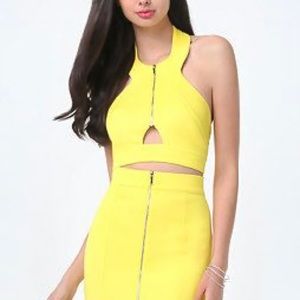 Bebe Zip Collar Neck Racer Halter Crop Top Sz M